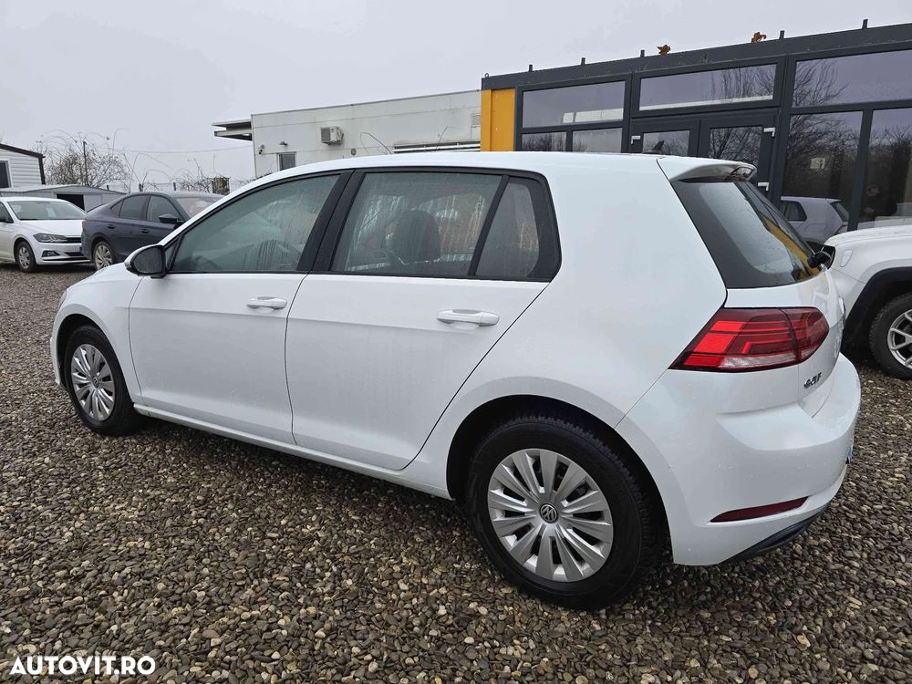 Volkswagen Golf - 5