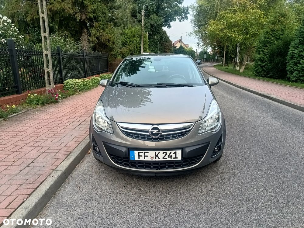 Opel Corsa 1.4 16V 150 Jahre - 3