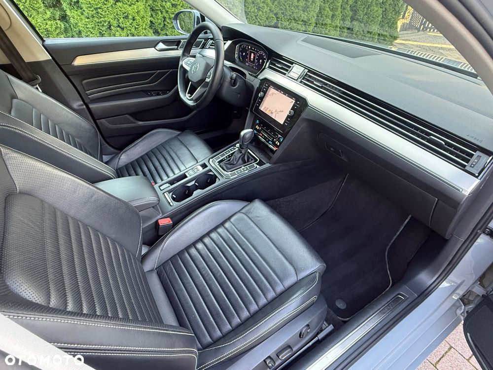 Volkswagen Passat 2.0 TSI Elegance DSG - 29