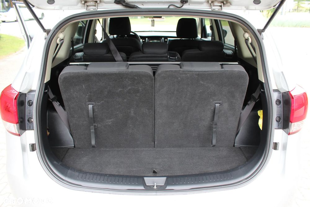 Kia Carens 1.7 CRDi 115 Dream-Team Edition - 22