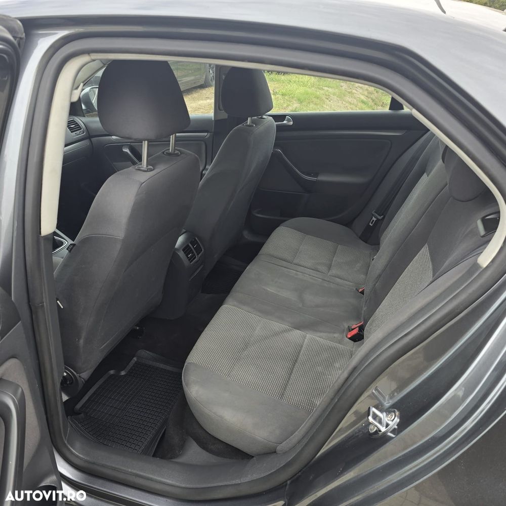 Volkswagen Jetta 1.9 TDI DPF Comfortline - 11
