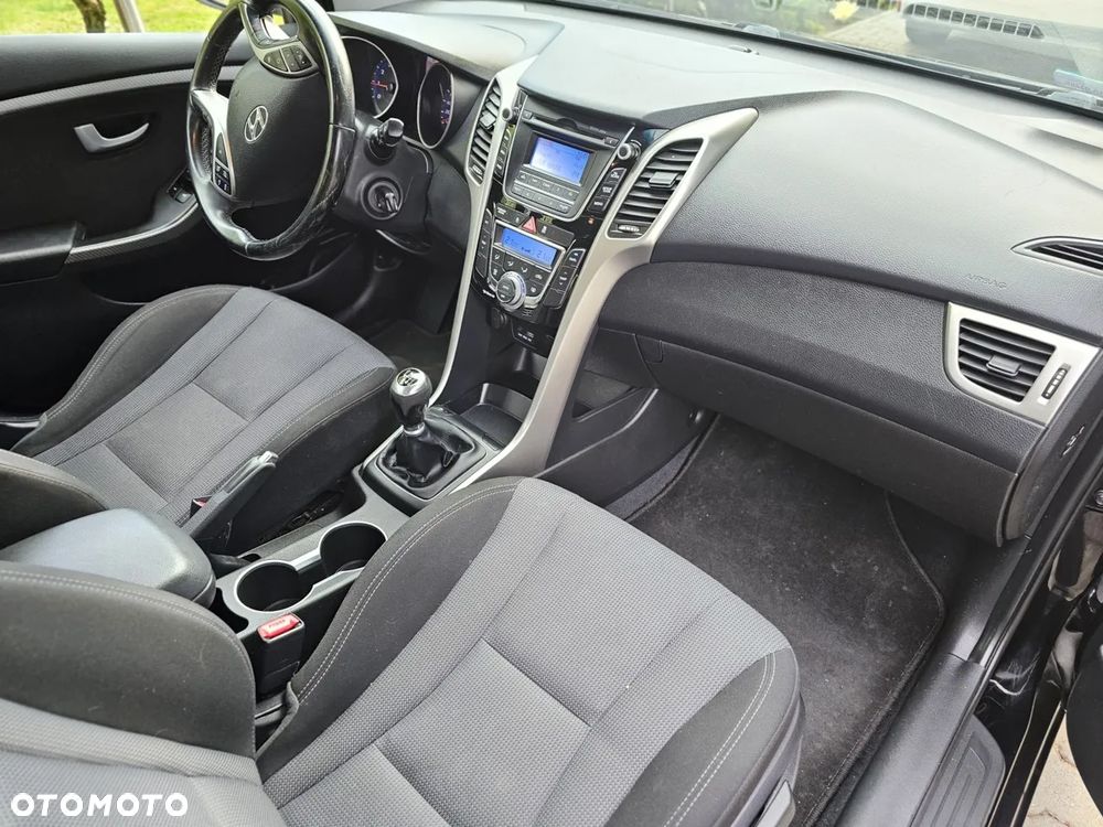 Hyundai i30 1.6 Comfort - 11