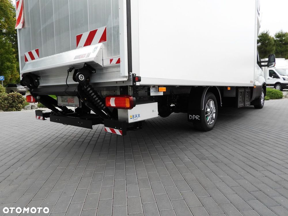 Iveco DAILY 35S18 KONTENER HI-MATIC WINDA 8 PALET TEMPOMAT NAWIGACJA LEDY PNEUMATYKA AUTOMAT HI-MATIC KLIMATYZACJA  180KM - 22