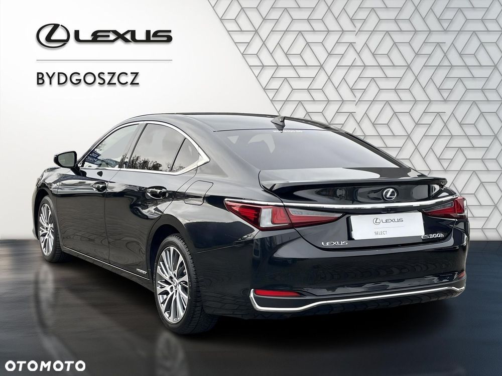 Lexus ES - 4