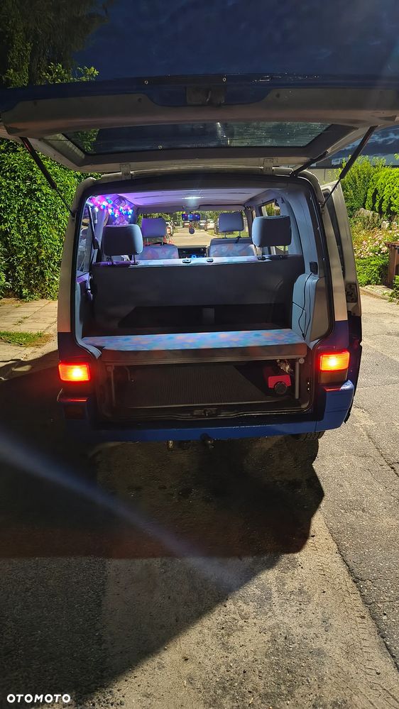 Volkswagen Multivan - 19