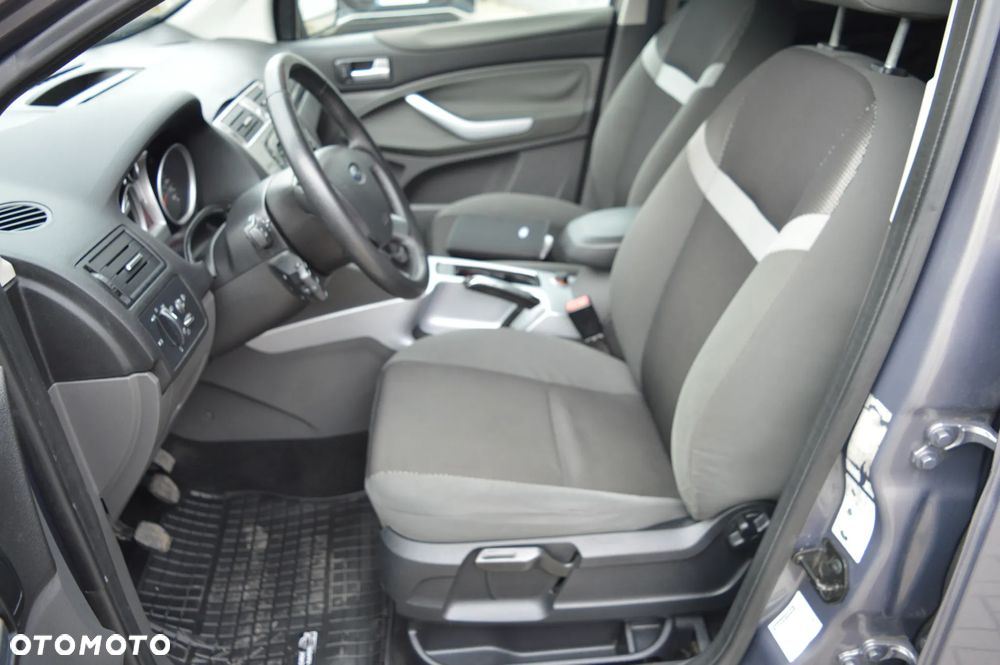 Ford Kuga 2.0 TDCi 4x4 Titanium - 17