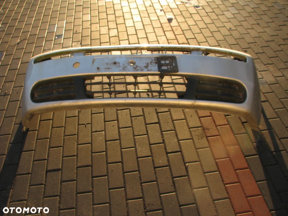 ZDERAK PRZÓD PRZEDNI OPEL VIVARO A RENAULT TRAFIC II L147 RP09