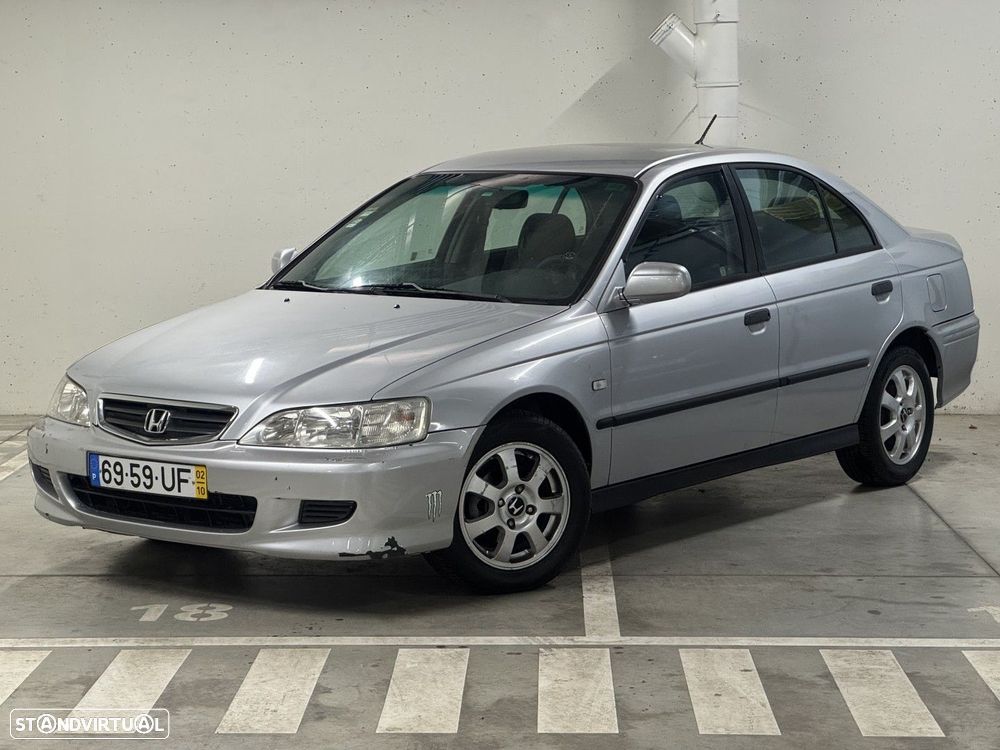 Honda Accord 1.6 LS - 1