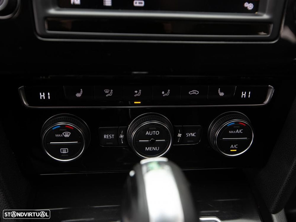 VW Passat Variant 2.0 TDI Confortline DSG - 17