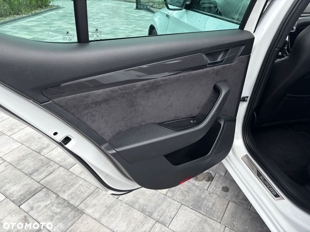 Skoda Superb 2.0 TDI 4x4 Sportline DSG - 33