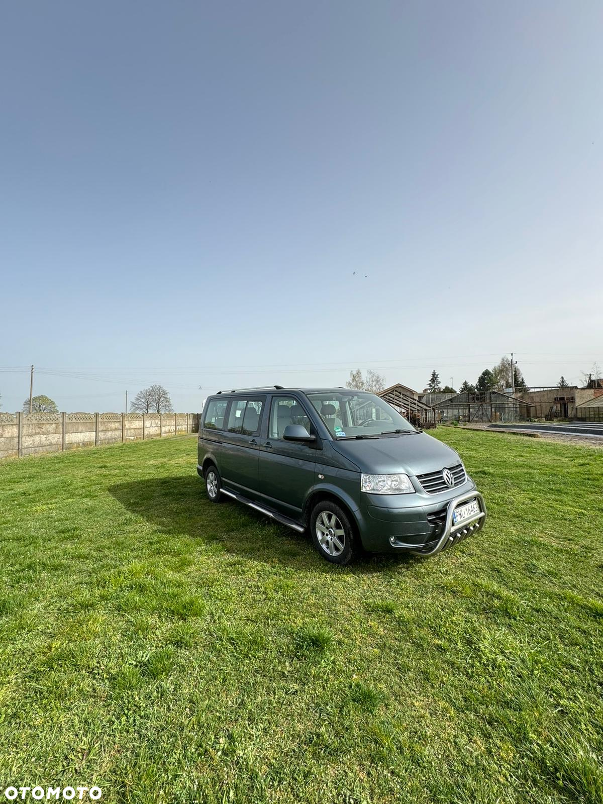 Volkswagen Caravelle - 7
