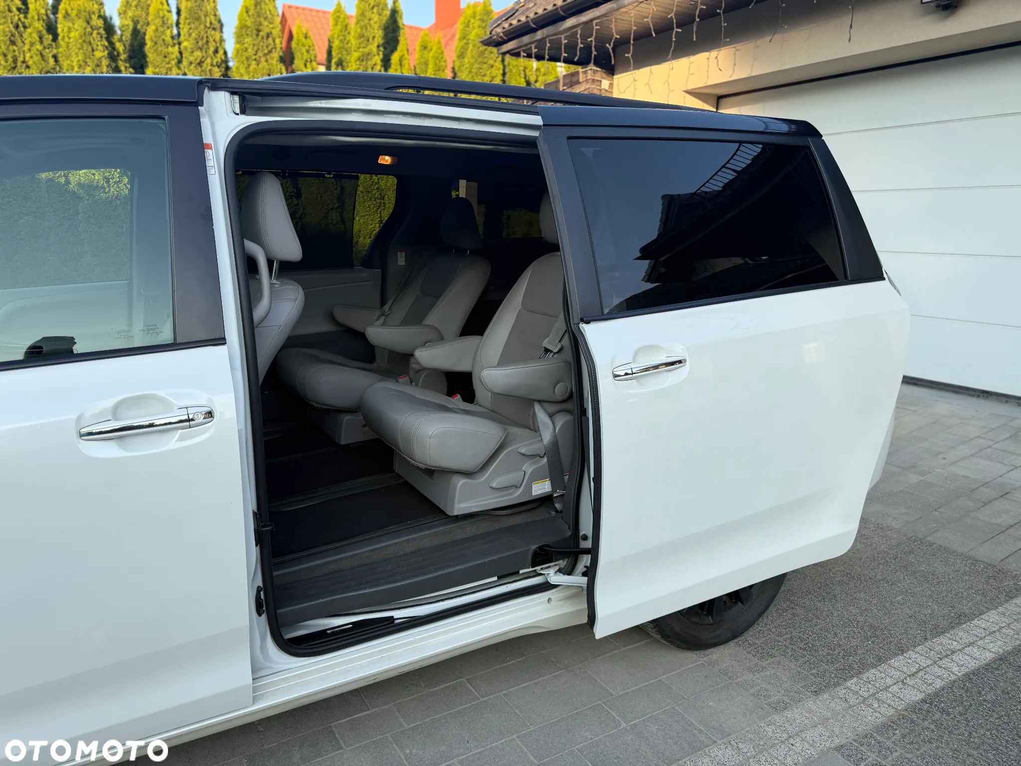 Toyota Sienna 3.5 V6 XLE AWD - 14