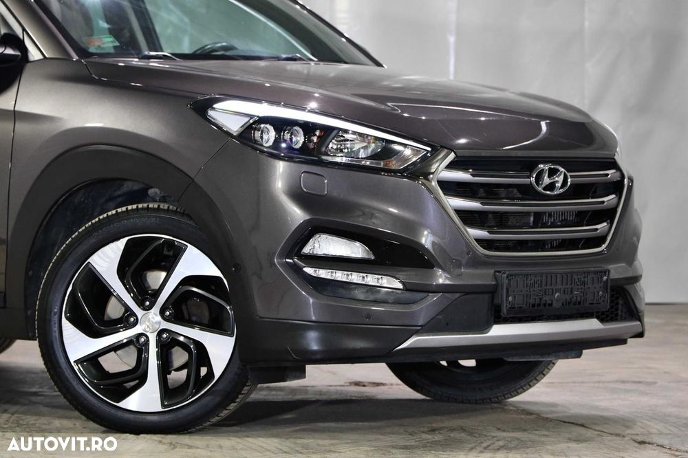 Hyundai Tucson 2.0 CRDI 4WD Automatik Advantage - 2