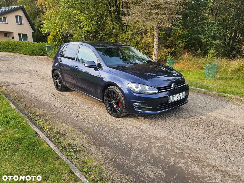 Volkswagen Golf - 1