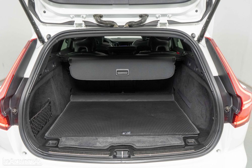 Volvo V60 2.0 T6 AWD TE R-Design - 13