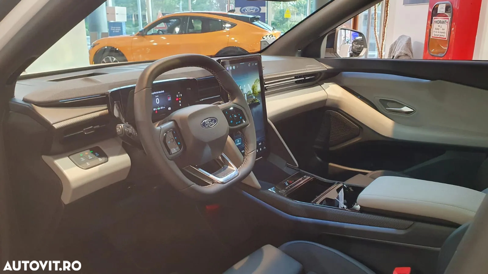 Ford Explorer RWD 77 kWh Extended Range Premium - 31