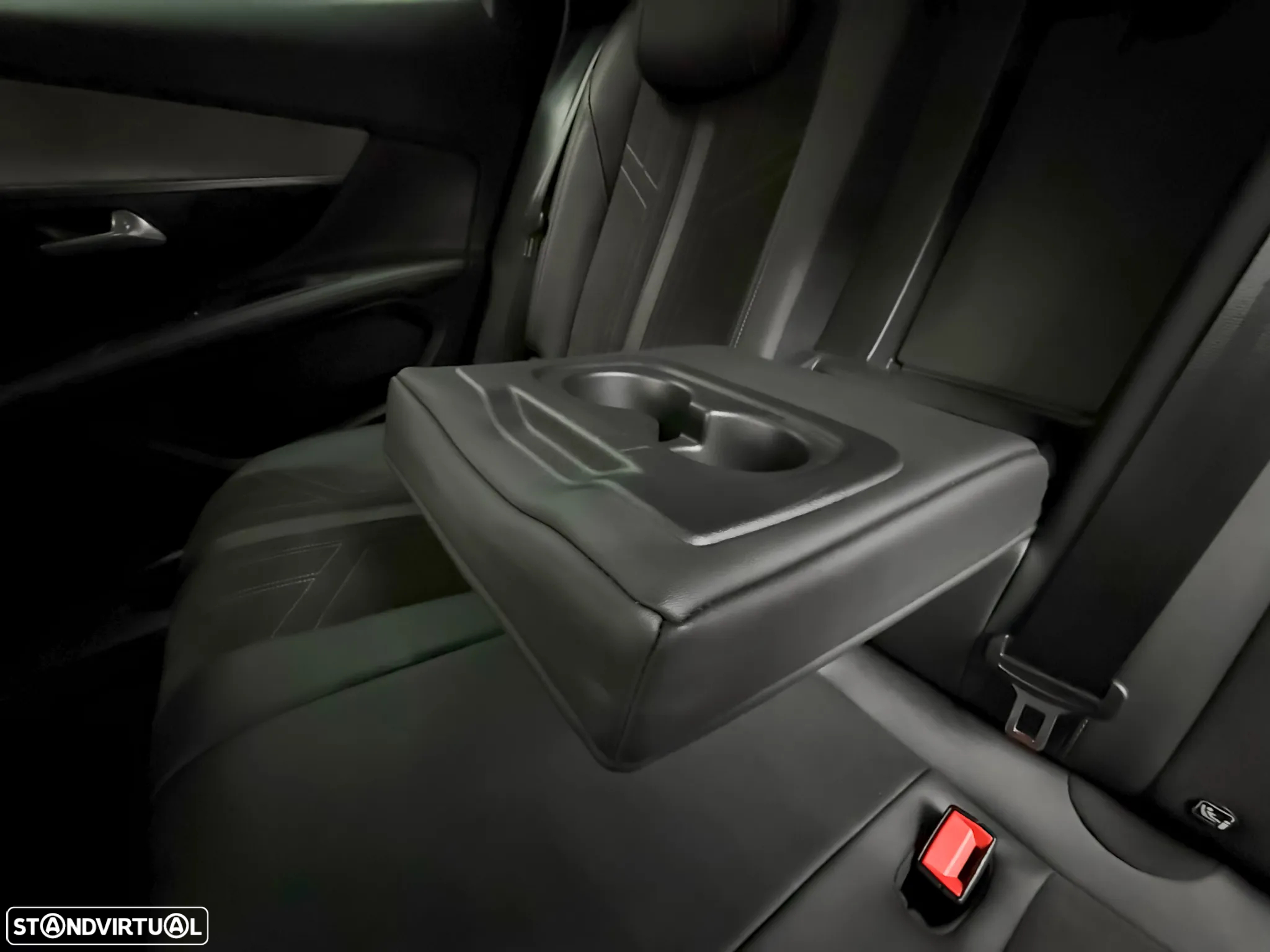 Peugeot 3008 1.5 BlueHDi GT EAT8 - 31