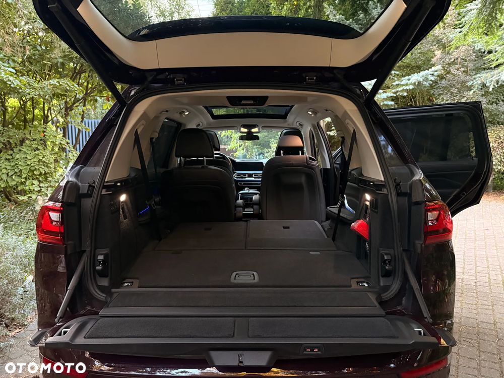 BMW X7 xDrive40i mHEV - 19