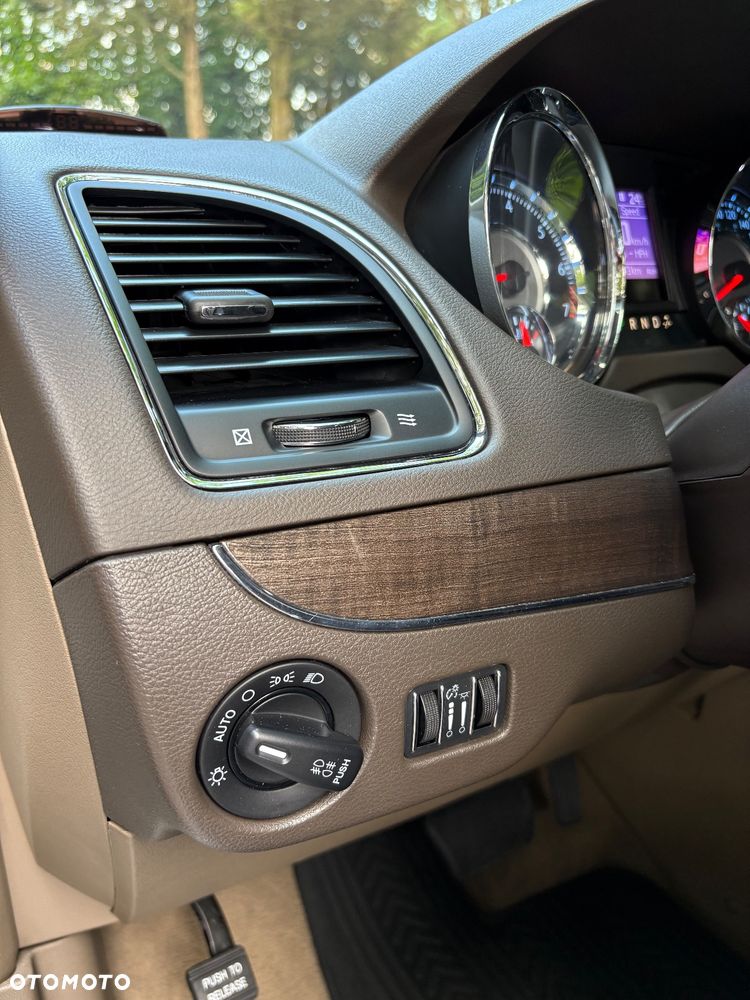 Lancia Voyager 3.6 Platinum - 35