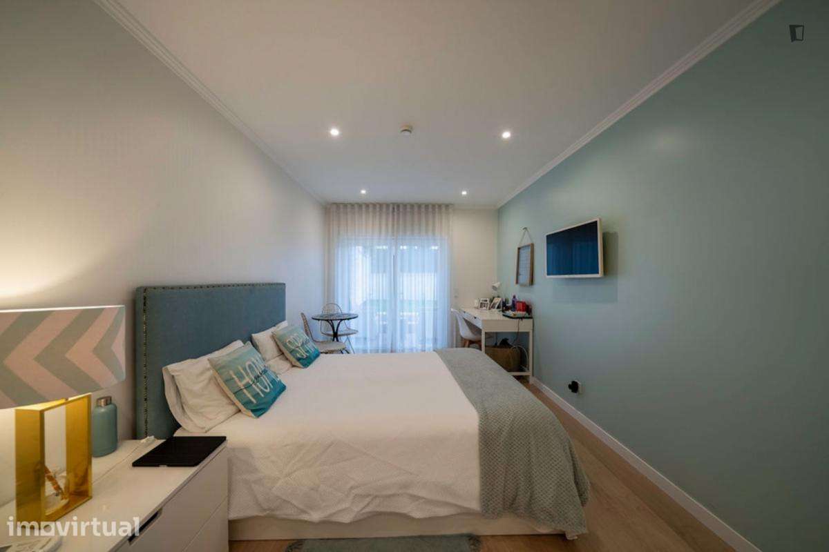 Quarto - localizado em Carcavelos Lisbon - Grande imagem: 3/27