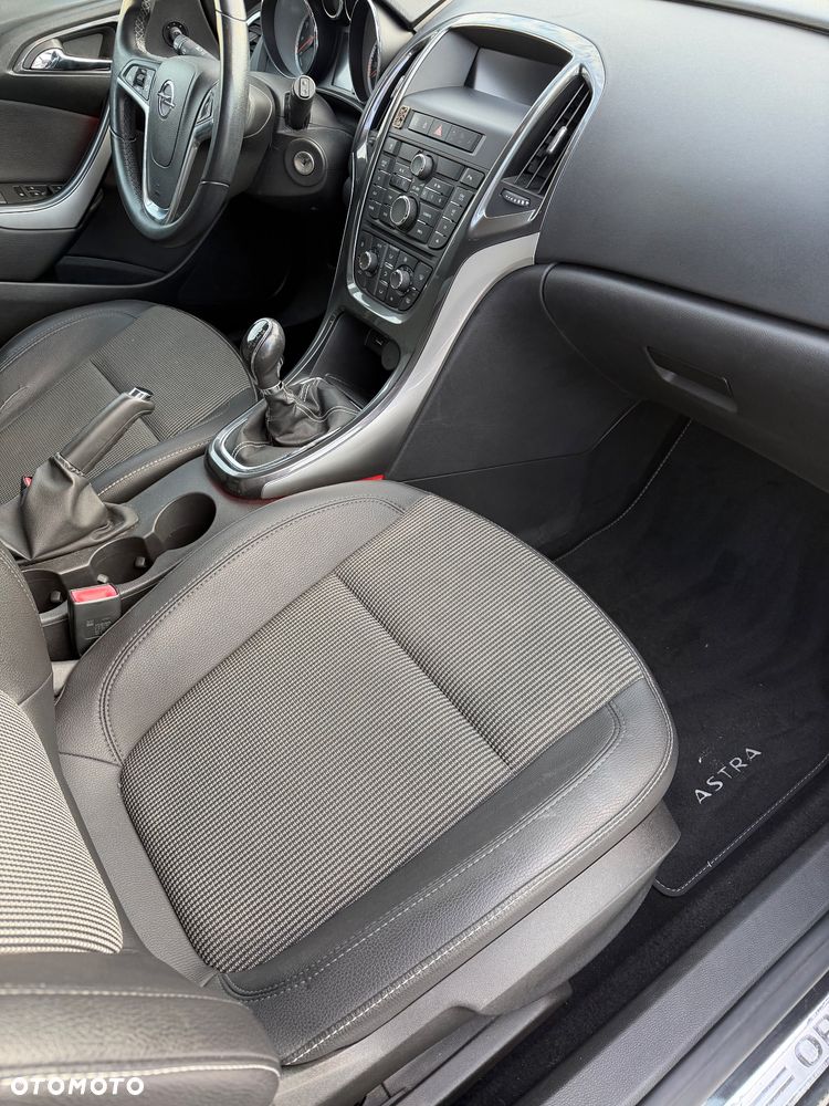 Opel Astra 1.4 T Cosmo - 17