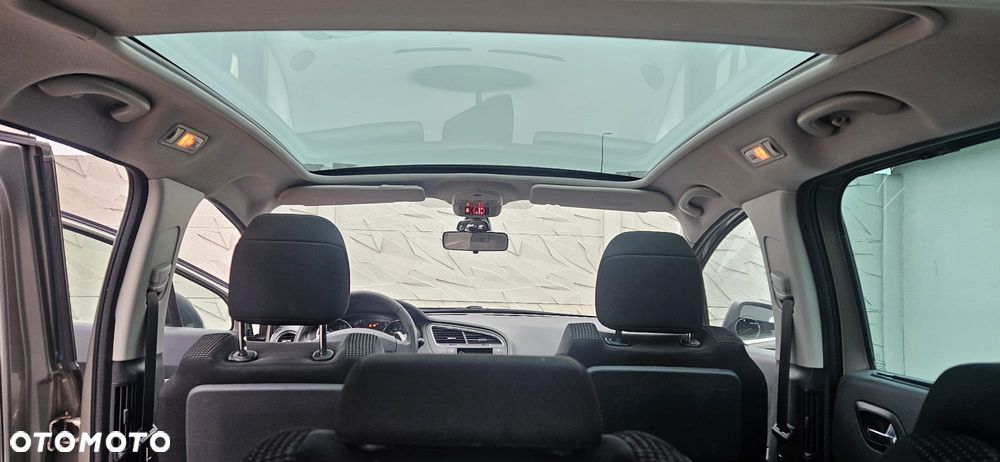 Peugeot 5008 1.6 HDi Premium - 15