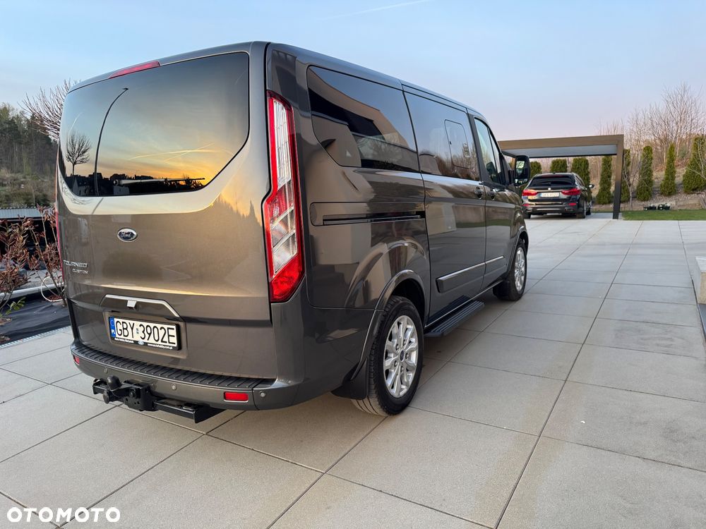 Ford Tourneo Custom 320 L1H1 VA Autm Titanium - 2