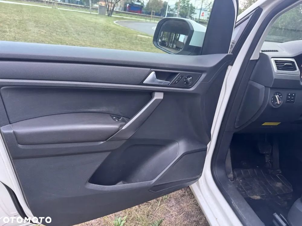 Volkswagen Caddy Maxi 2.0 TDI Highline DSG - 4