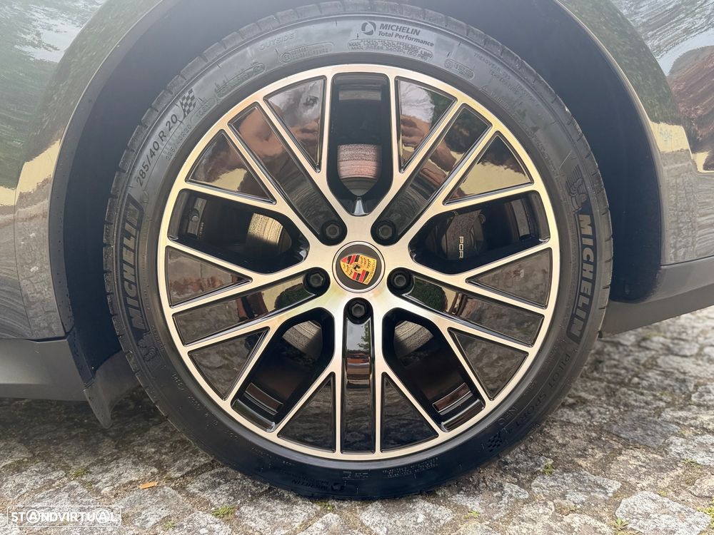 Porsche Taycan Standard - 23