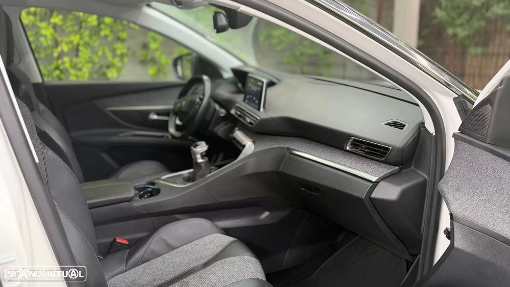 Peugeot 3008 1.2 PureTech Allure Pack - 5