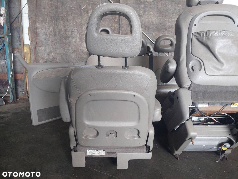 KOMPLET FOTELI LEWY PRAWY PRZÓD KANAPA TYŁ BOCZKI CHRYSLER GRAND VOYAGER IV - 5