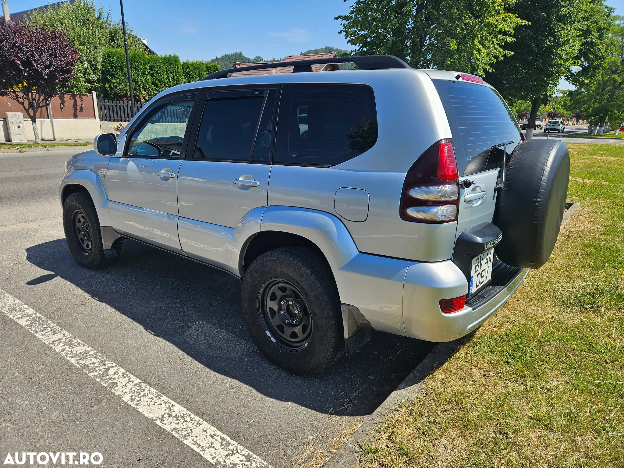 Toyota Land Cruiser - 3