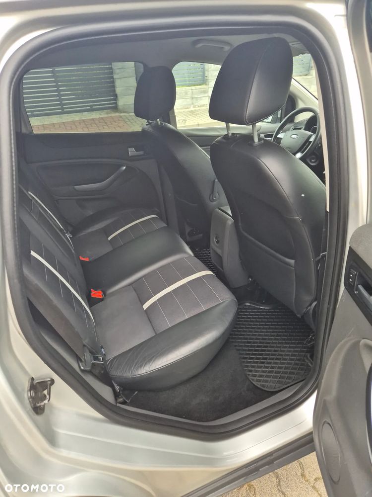 Ford Kuga - 5