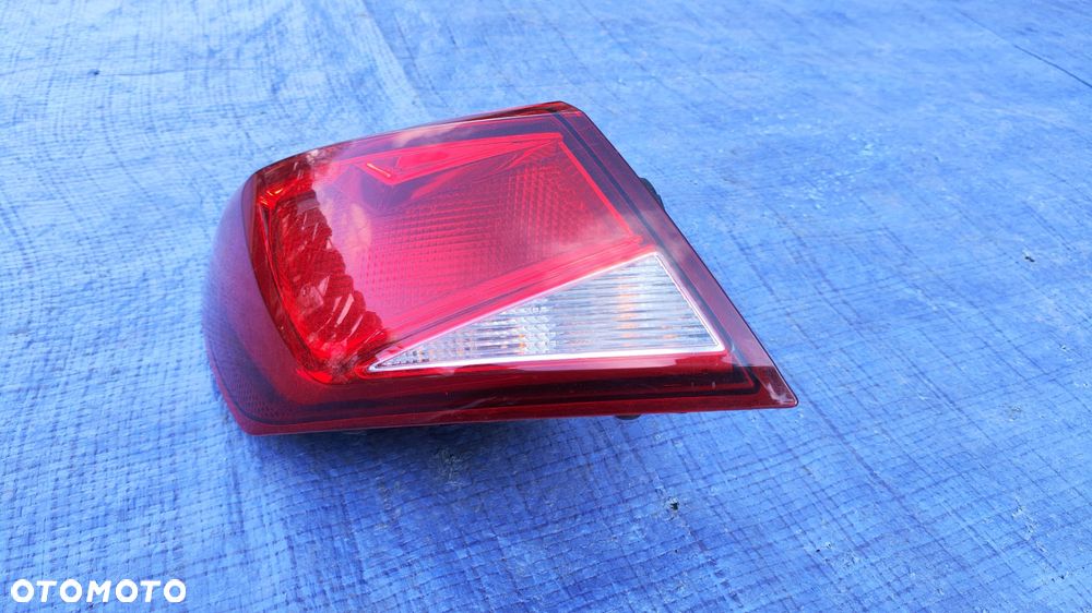 KLAPA ZDERZAK WZMOCNIENIE BELKA OSŁONA LAMPA TYŁ KOMPLETNY TYŁ DUPA CZARNY ORYGINALNY LAKIER SEAT LEON III 3 HB 5D 12-16r - 23