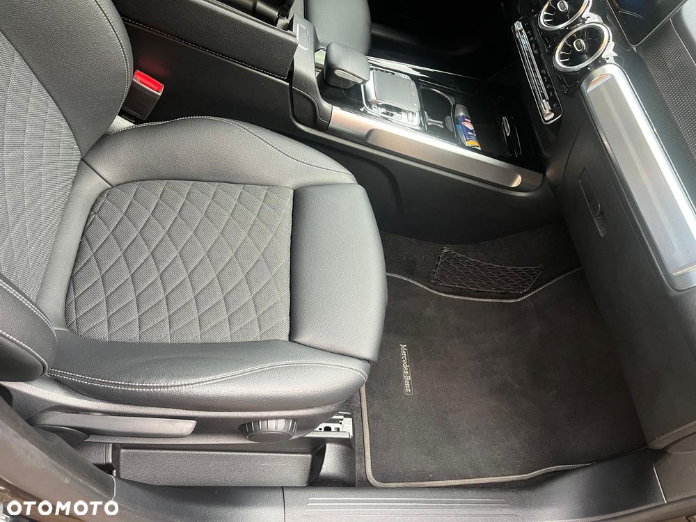Mercedes-Benz GLB 200 d 8G-DCT Progressive - 17