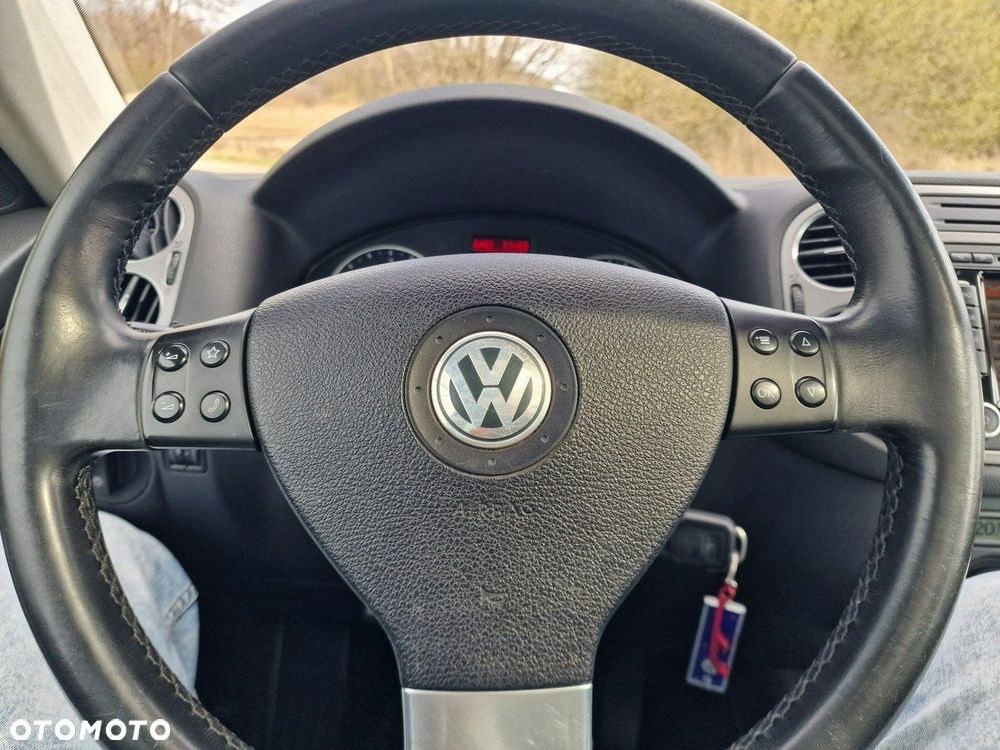 Volkswagen Tiguan 2.0 TDI DPF 4Motion BlueMotion Technology DSG Exclusive - 27