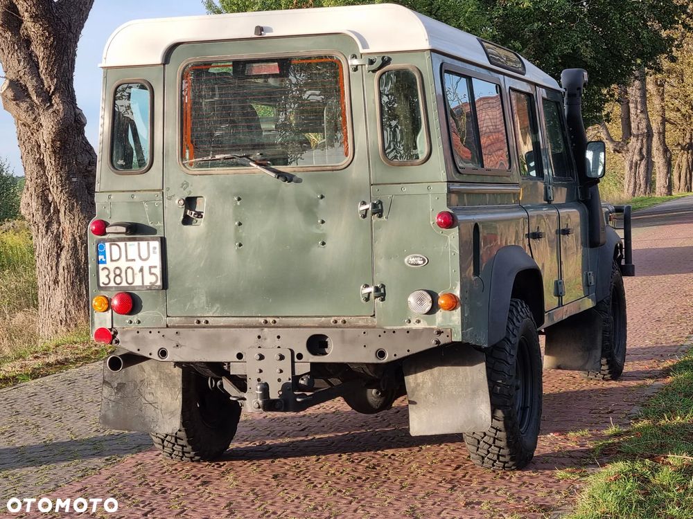 Land Rover Defender - 25