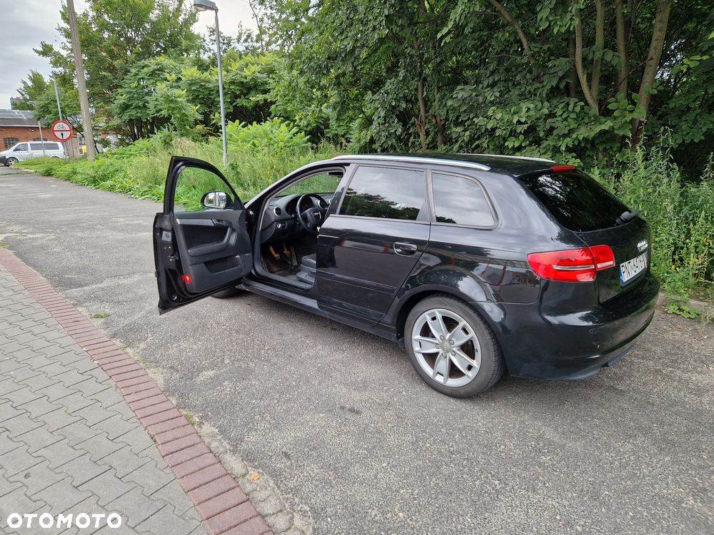 Audi A3 Sportback 1.6 TDI DPF Ambition - 5