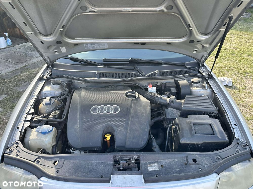 Audi A3 3-drzwiowe 1.6 Ambiente - 8