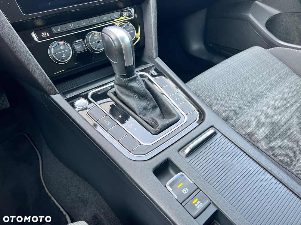 Volkswagen Passat 2.0 TDI Business DSG - 24