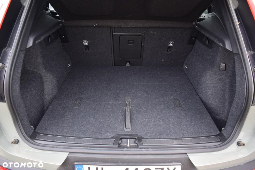 Volvo XC 40 - 29