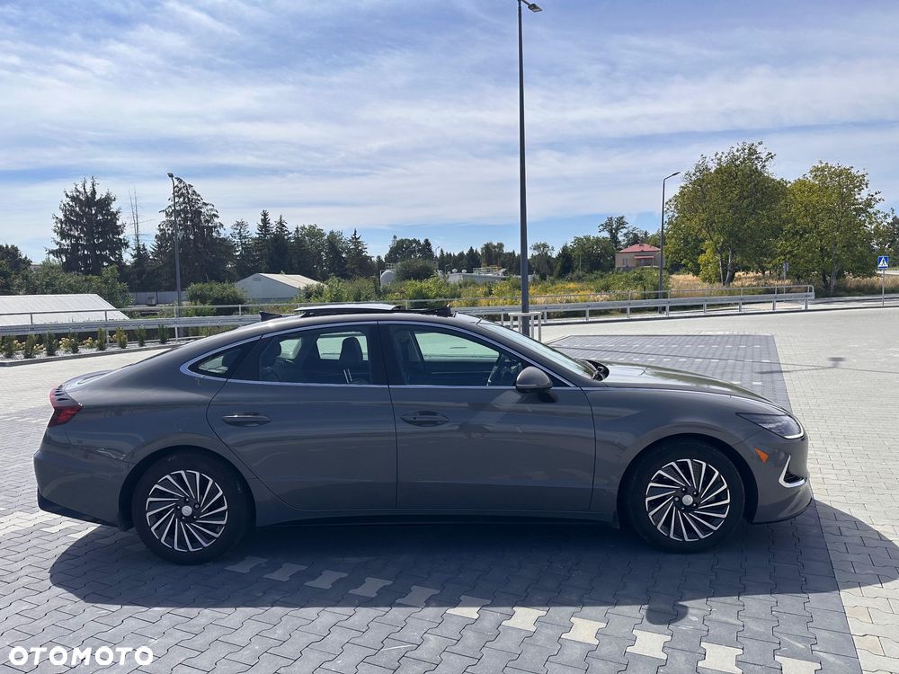 Hyundai Sonata - 4