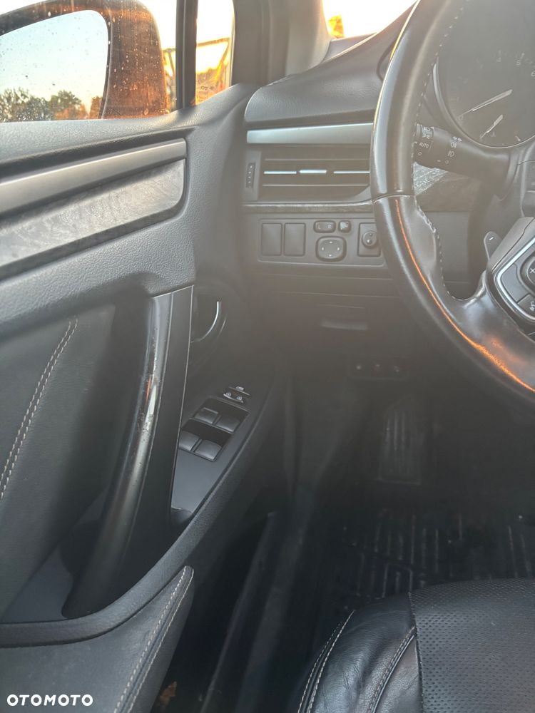 Toyota Avensis - 10