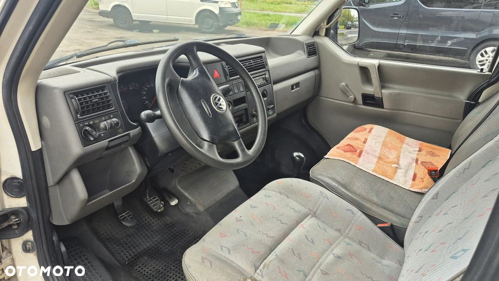 Volkswagen Transporter - 9