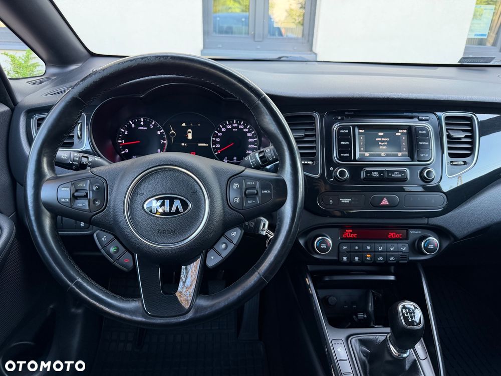 Kia Carens 1.6 GDI L - 11
