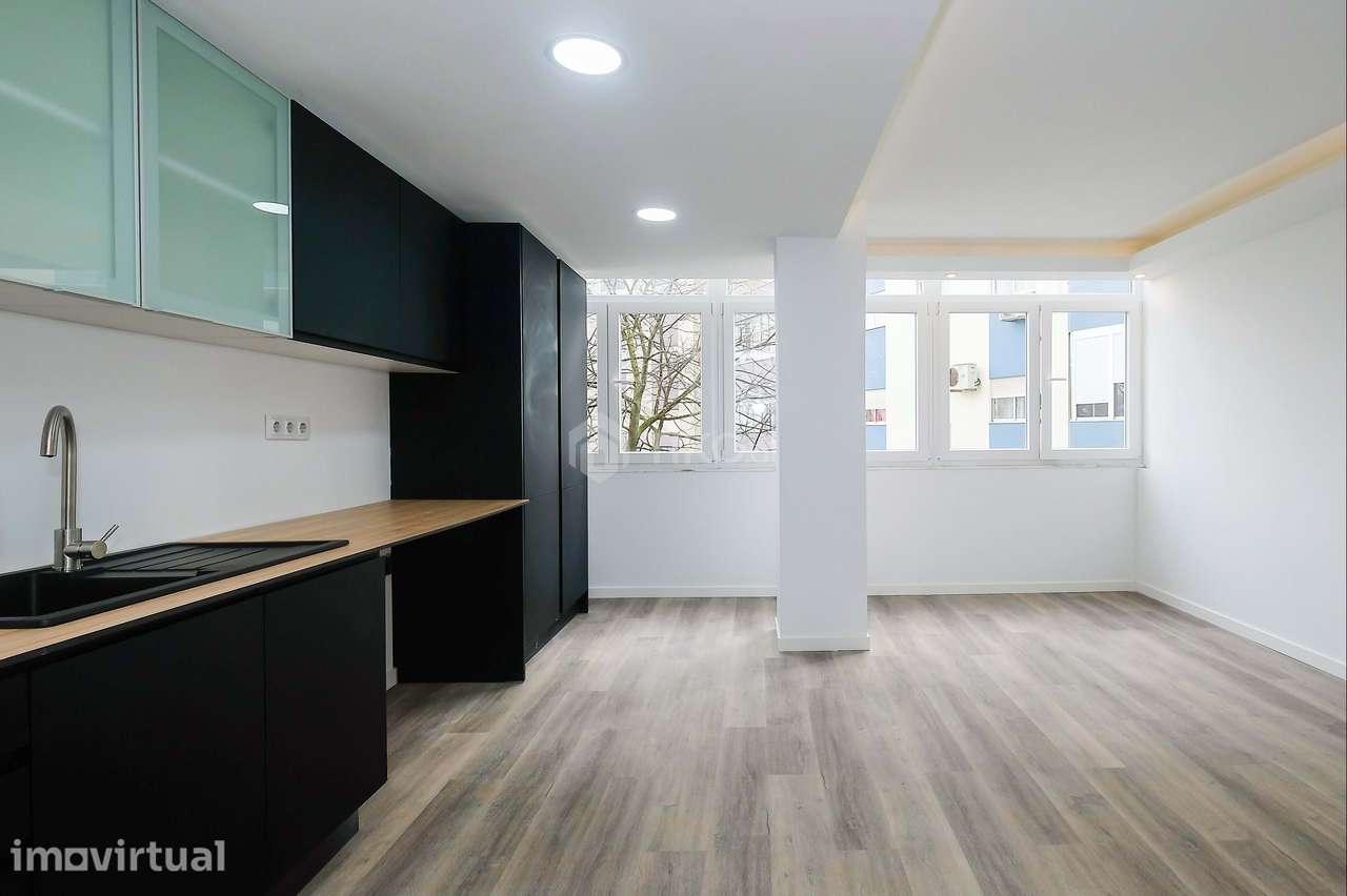 APARTAMENTO T3  NA AMORA – 100 m²  COMPLETAMENTE RENOVADO - Grande imagem: 5/28