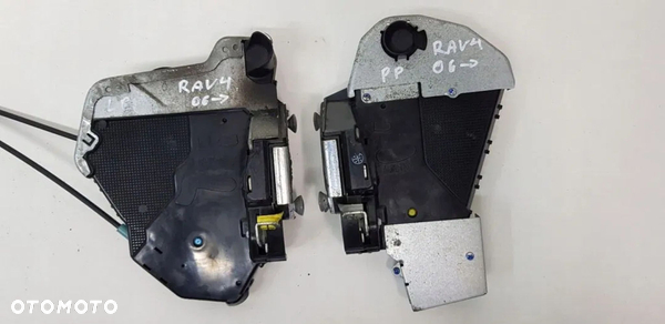ZAMEK DRZWI PRZÓD LEWY PRAWY TOYOTA RAV4 III