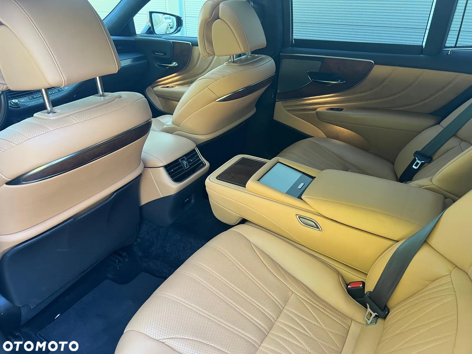 Lexus LS 500h Prestige AWD - 11