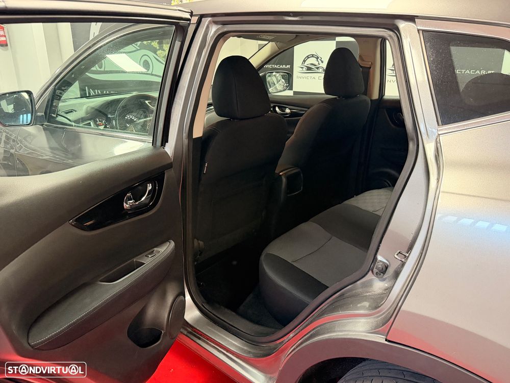 Nissan Qashqai 1.5 dCi N-Connecta 18 - 42