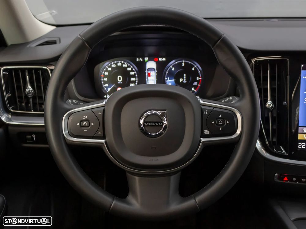 Volvo V60 2.0 B4 Momentum Plus Geartronic - 23